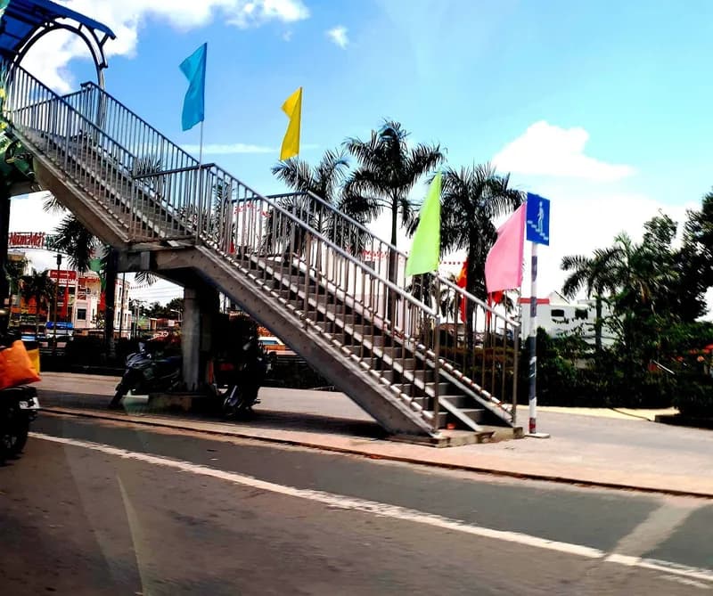 Cầu vượt tại thị xã Trảng Bàng, Tây Ninh
